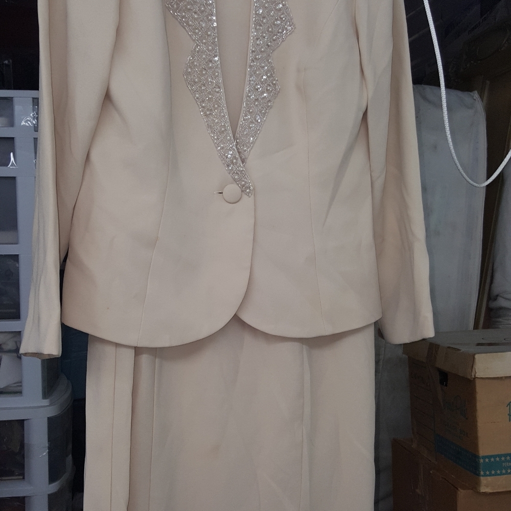 FORMAL DRESS - Picture 2 of 4